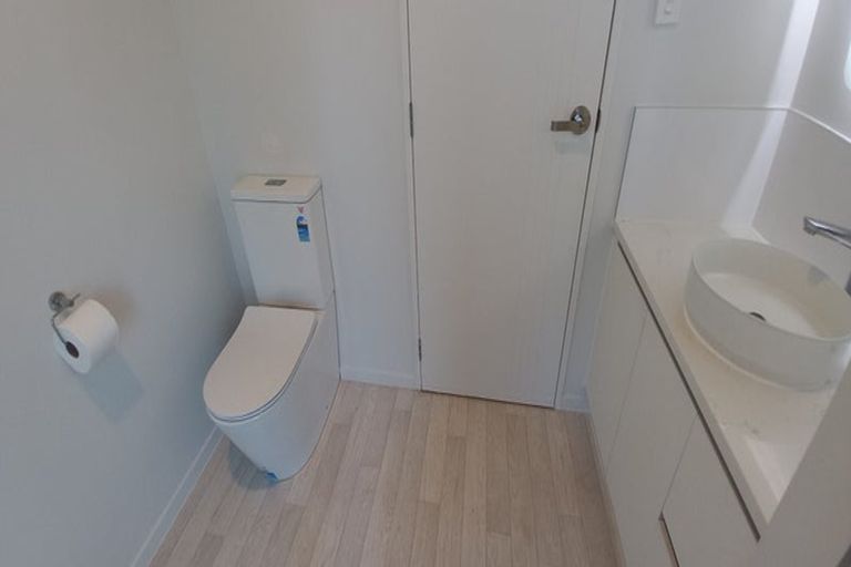 Photo of property in 2 Meenas Place, Cable Bay, 0420