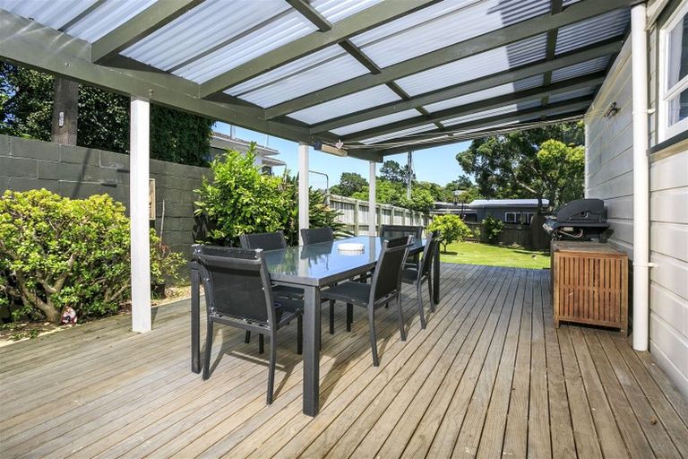 Photo of property in 3/92 Verbena Road, Birkdale, Auckland, 0626
