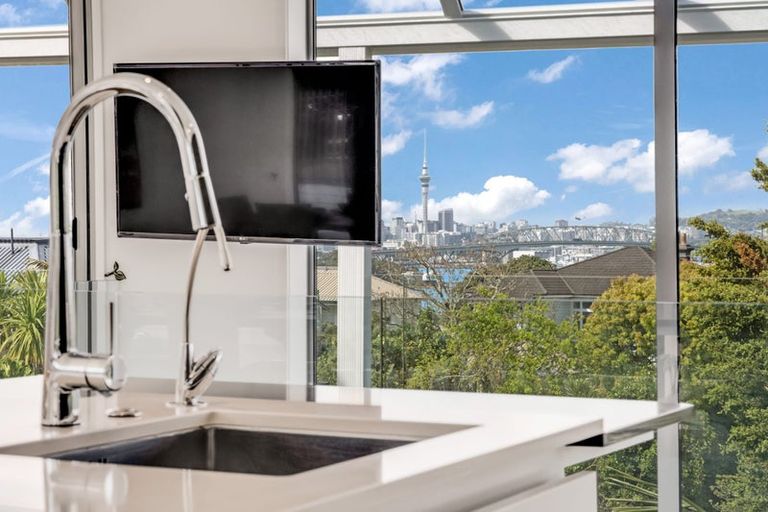 Photo of property in 35a Seaview Avenue, Northcote, Auckland, 0627