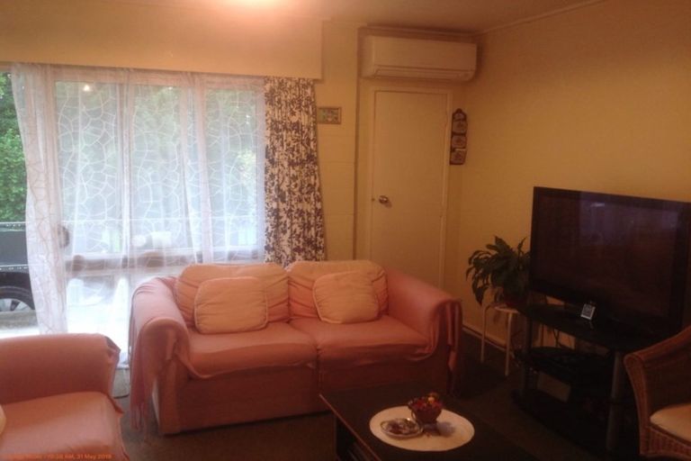 Photo of property in 2/23 Tane Street, New Lynn, Auckland, 0600