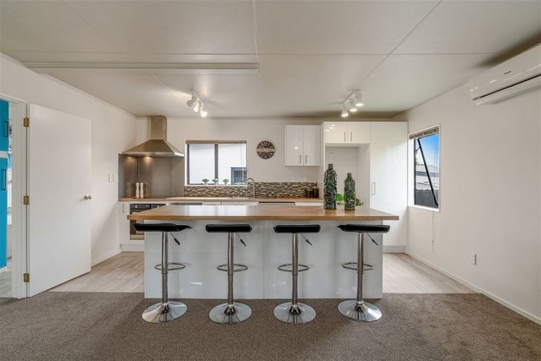 Photo of property in 21b Moana Road, Paraparaumu, 5032