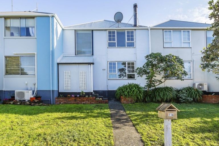 Photo of property in 116 Akaroa Drive, Maupuia, Wellington, 6022