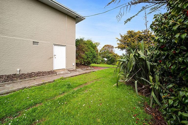 Photo of property in 184 Seaview Road, Westown, New Plymouth, 4310