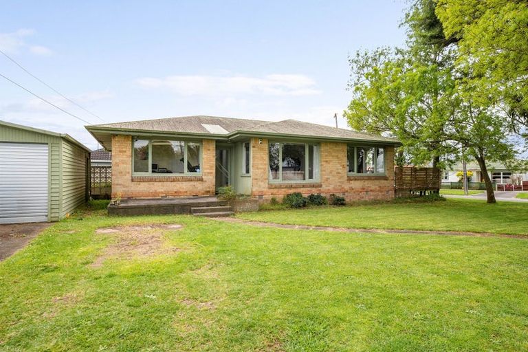 Photo of property in 11 Hilton Road, St Andrews, Hamilton, 3200