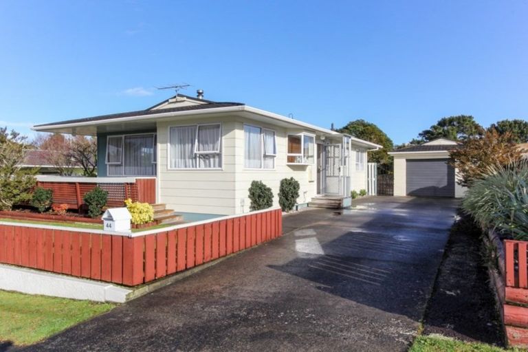 Photo of property in 44 Penrith Street, Westown, New Plymouth, 4310