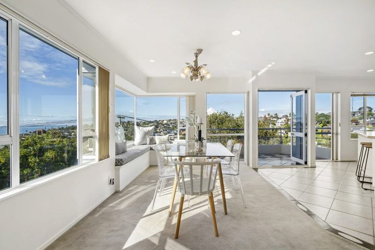 Photo of property in 1/23 Kiteroa Terrace, Rothesay Bay, Auckland, 0630