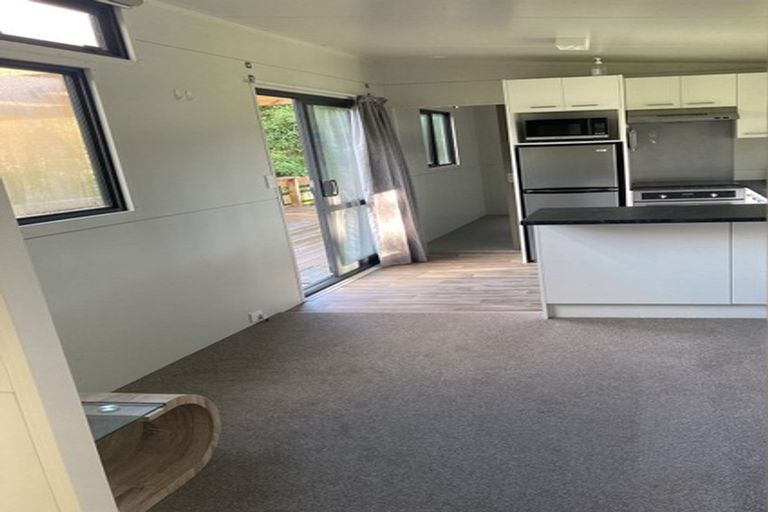 Photo of property in 1/1100a Coast Road, Wainuiomata Coast, Lower Hutt, 5373