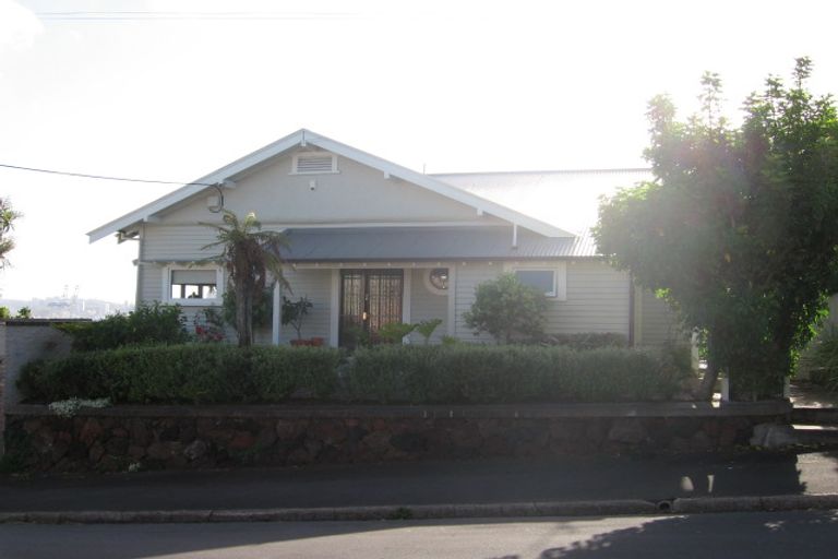 Photo of property in 31 Mays Street, Devonport, Auckland, 0624