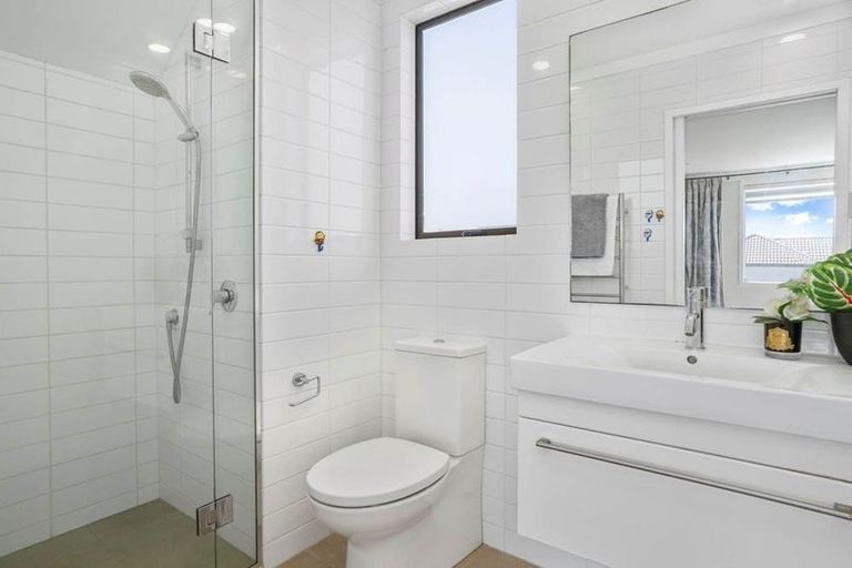 Photo of property in 2/57 Kitchener Road, Milford, Auckland, 0620