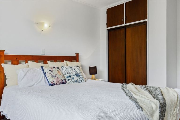 Photo of property in 2/51 Ambleside Drive, Burnside, Christchurch, 8053