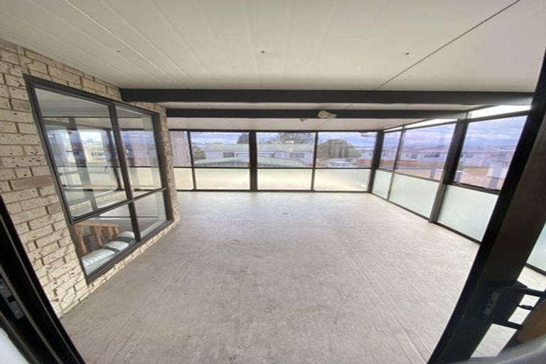 Photo of property in 20 Christmas Road, Manurewa, Auckland, 2102