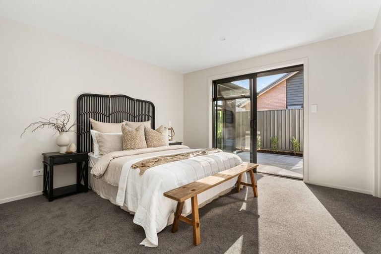 Photo of property in 39 Hammick Crescent, Pyes Pa, 3112