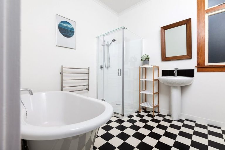 Photo of property in 87 Pendarves Street, New Plymouth, 4310