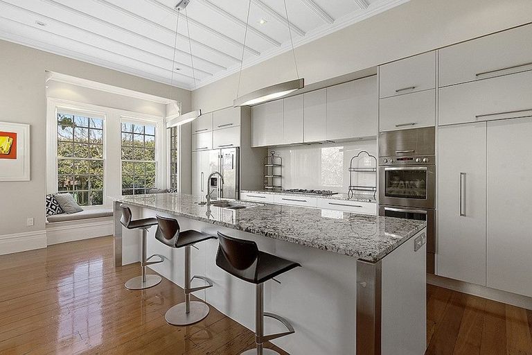 Photo of property in 52 Hinemoa Street, Birkenhead, Auckland, 0626