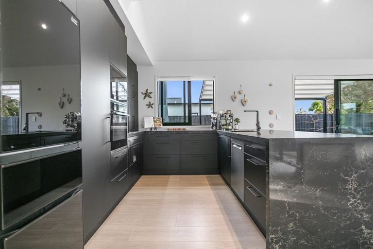 Photo of property in 15 Lynette Place, Pauanui, 3579