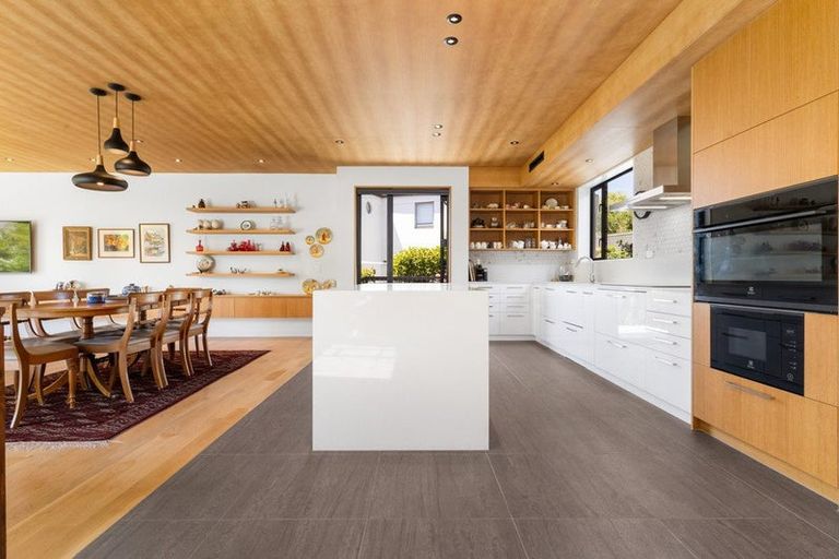 Photo of property in 35 Poynder Avenue, Merivale, Christchurch, 8014