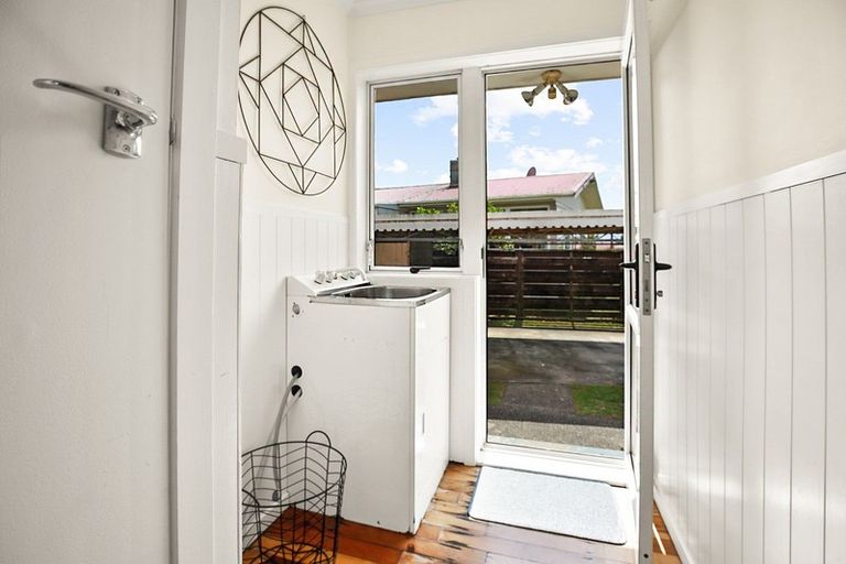 Photo of property in 68 English Street, St Andrews, Hamilton, 3200