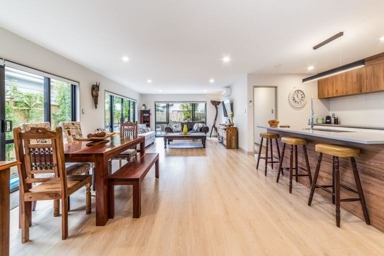 Photo of property in 10 Hangar Lane, Whenuapai, Auckland, 0618