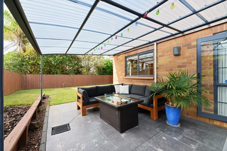 Photo of property in 15 Graven Court, Henderson, Auckland, 0612