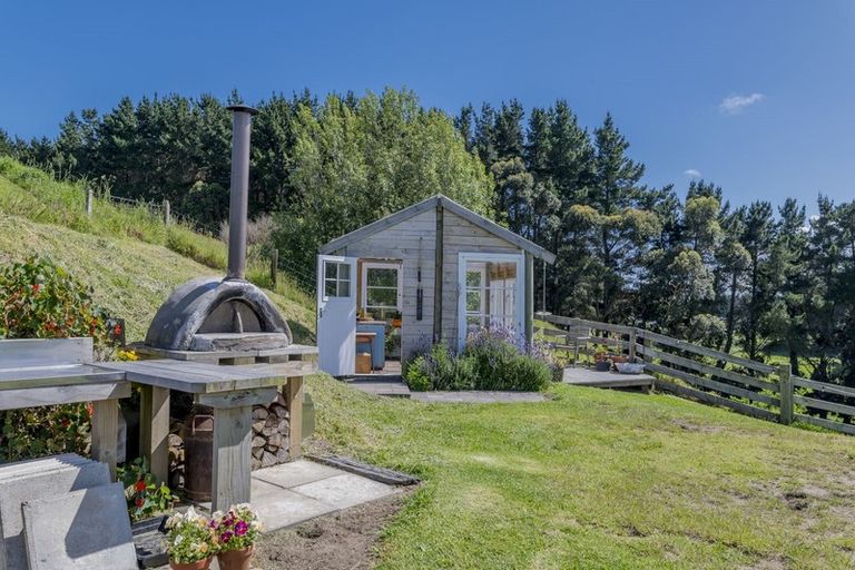 Photo of property in 68 Harakeke Road, Te Horo, Otaki, 5581