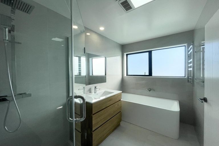 Photo of property in 26b Sandgate Avenue, Botany Downs, Auckland, 2010