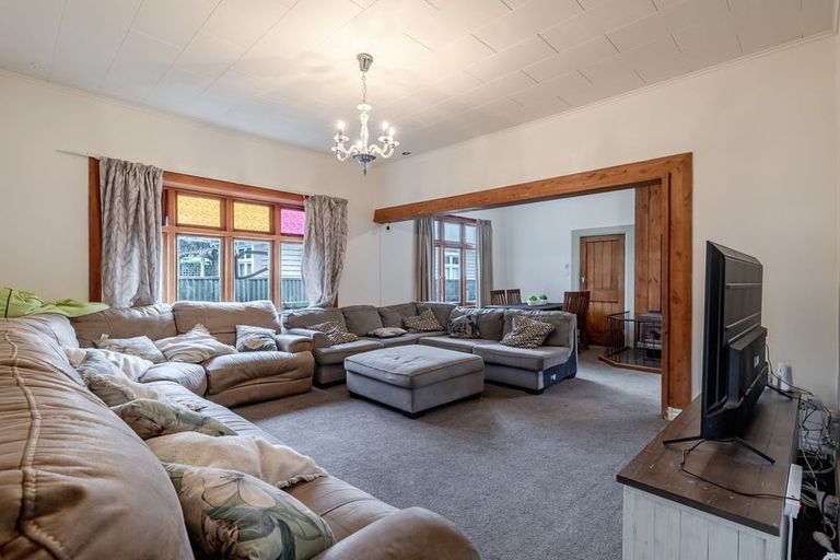 Photo of property in 6 Napier Road, Terrace End, Palmerston North, 4410