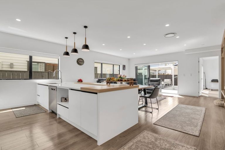 Photo of property in 9 Puruatanga Drive, Flat Bush, Auckland, 2019