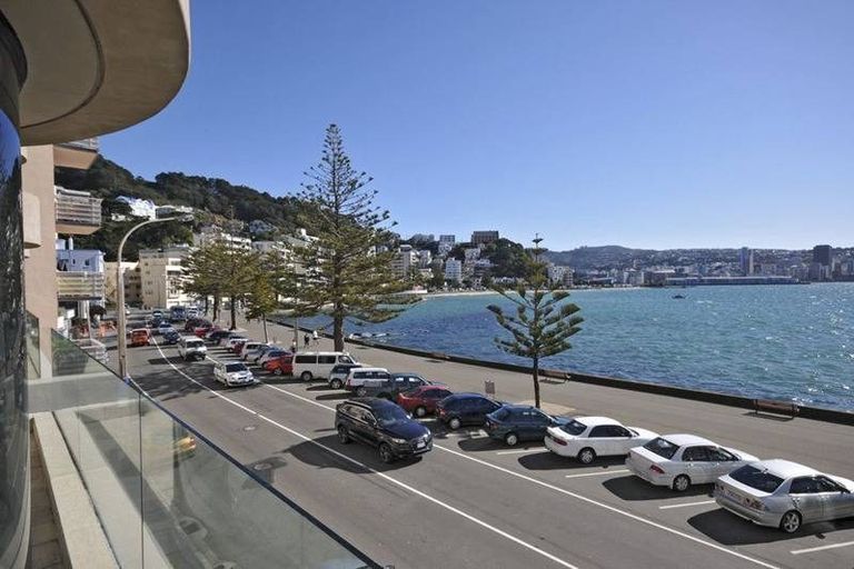Photo of property in 9/310 Oriental Parade, Oriental Bay, Wellington, 6011
