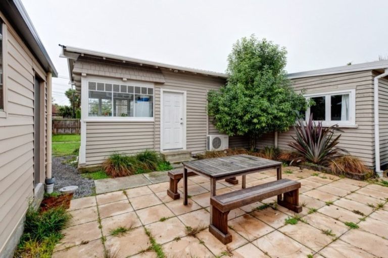 Photo of property in 60 Martin Avenue, Beckenham, Christchurch, 8023