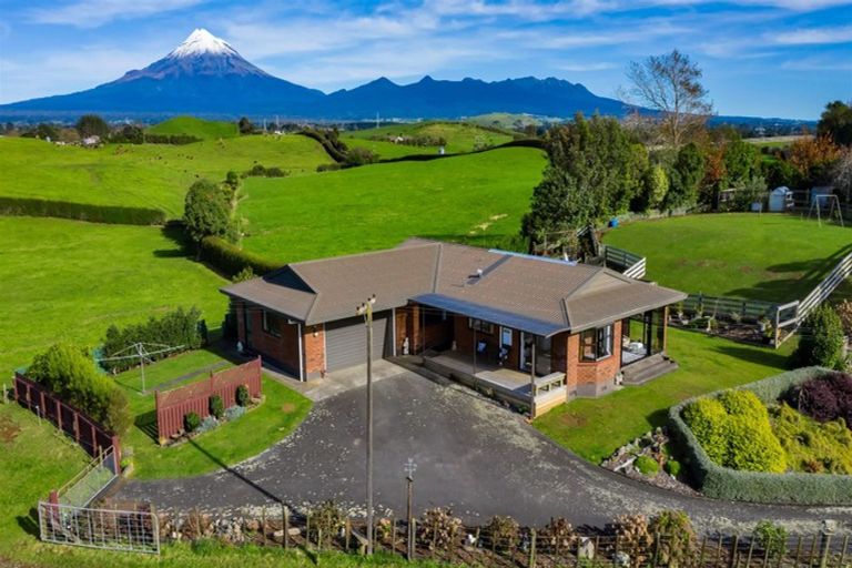 Photo of property in 1091 Upland Road, Egmont Village, Inglewood, 4386