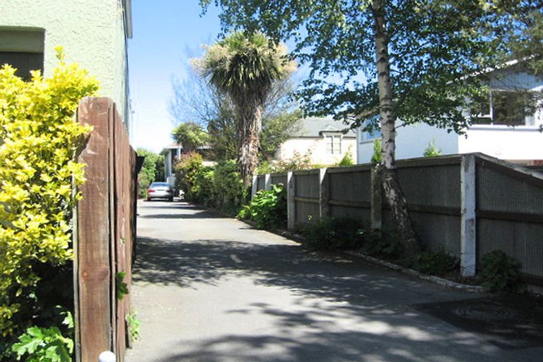 Photo of property in 5a Barnes Road, Redwood, Christchurch, 8051