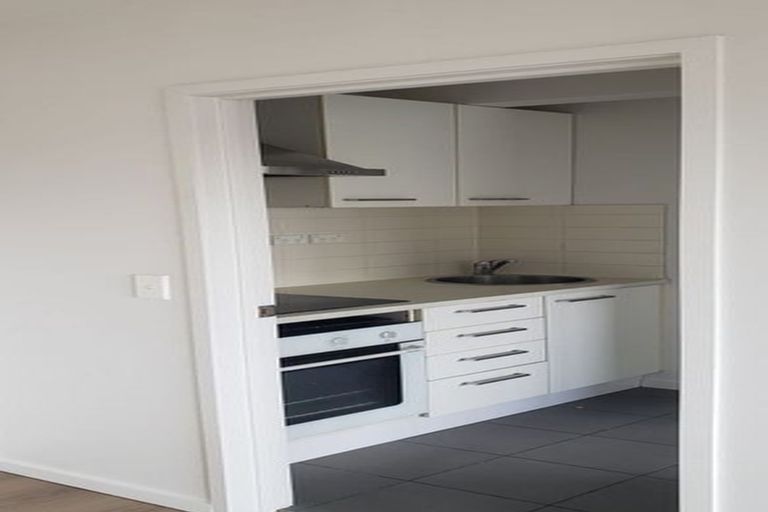 Photo of property in 81 Archers Road, Hillcrest, Auckland, 0629