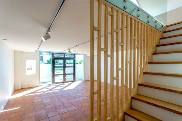 Photo of property in 366 Lake Road, Takapuna, Auckland, 0622