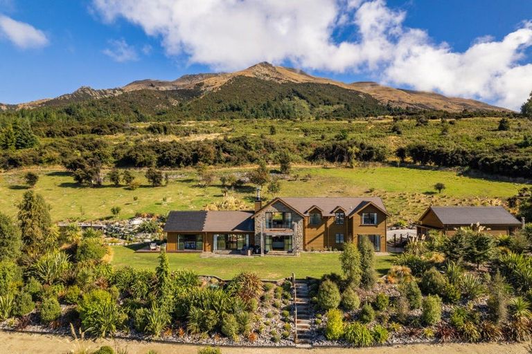 Photo of property in 1147b Lake Hawea-albert Town Road, Albert Town, Wanaka, 9382