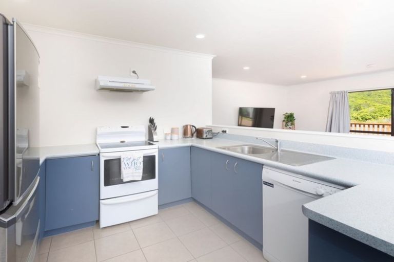 Photo of property in 59a Whanga Crescent, Titahi Bay, Porirua, 5022