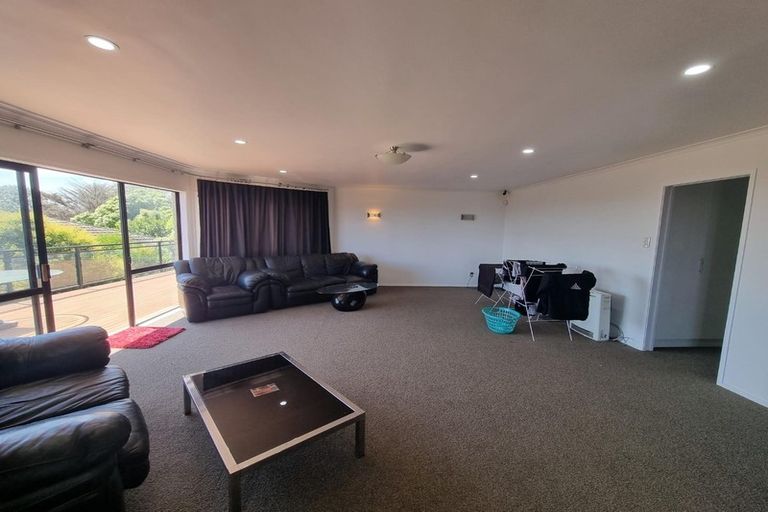 Photo of property in 54 Redoubt Road, Clover Park, Auckland, 2105