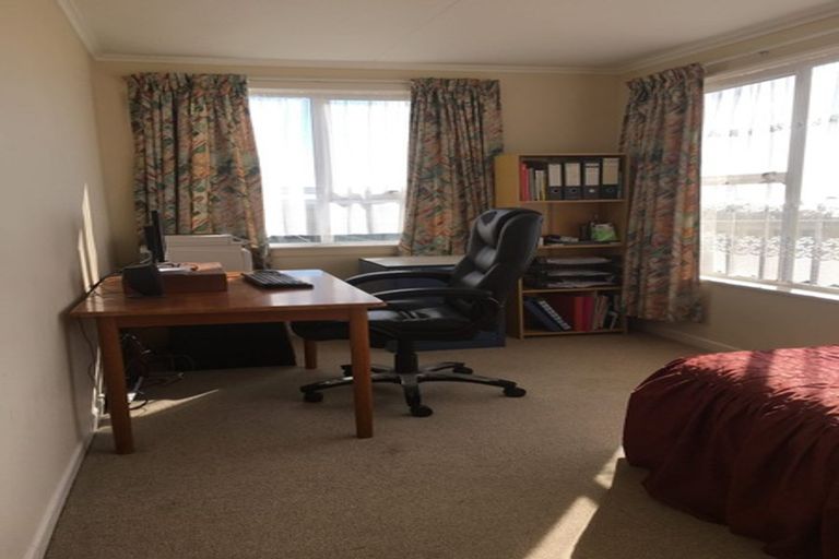 Photo of property in 17 Aubrey Street, Waitara, 4320