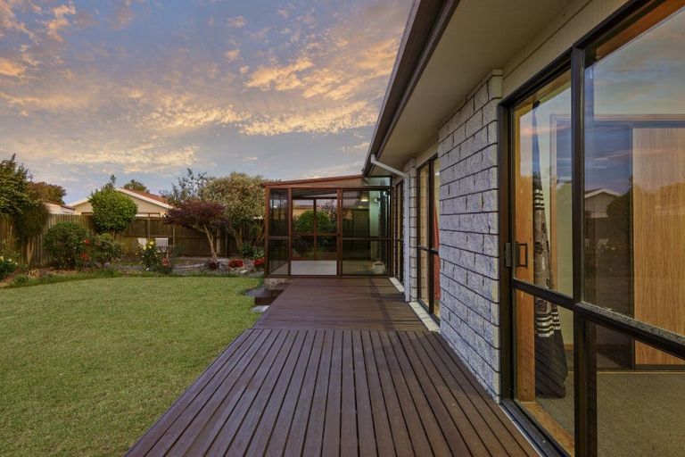 Photo of property in 81 Vivian Street, Burwood, Christchurch, 8083