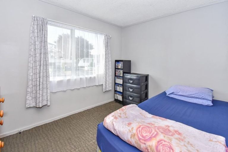 Photo of property in 13 Funnell Place, Manurewa, Auckland, 2102