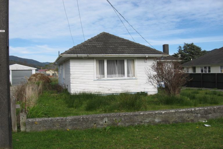 Photo of property in 11 Mckay Street, Wainuiomata, Lower Hutt, 5014
