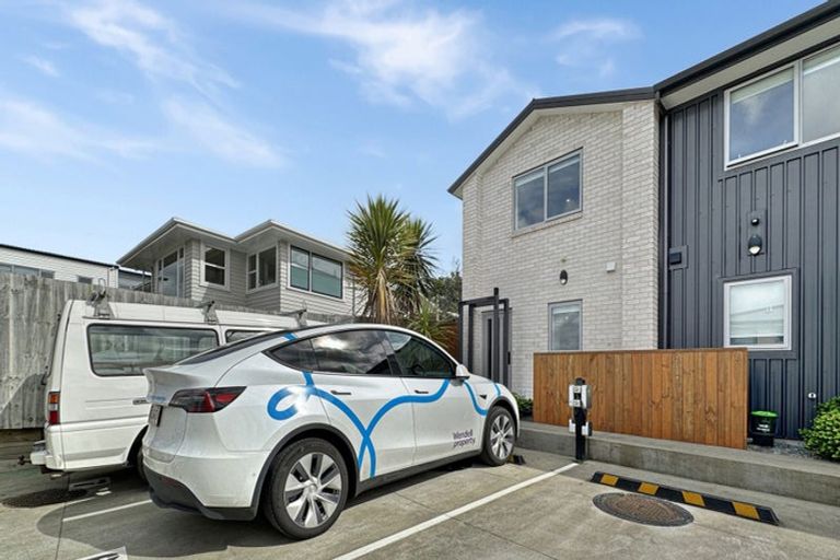 Photo of property in 7/24 Kelwyn Road, Kelston, Auckland, 0602