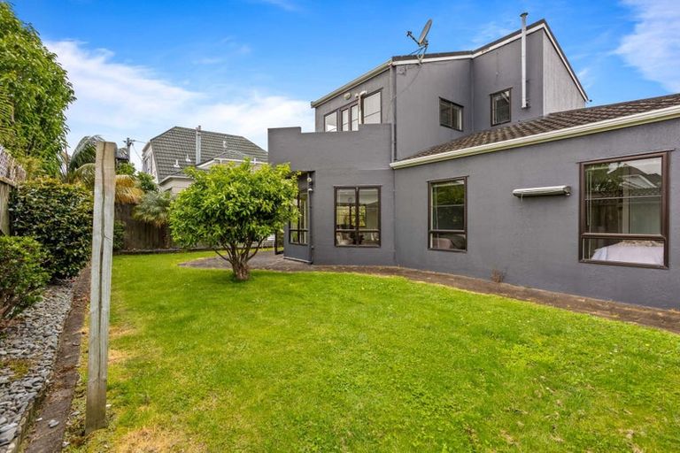 Photo of property in 2/19 Stanley Avenue, Milford, Auckland, 0620