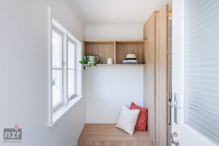 Photo of property in 100 Hastings Street, Halcombe, 4779