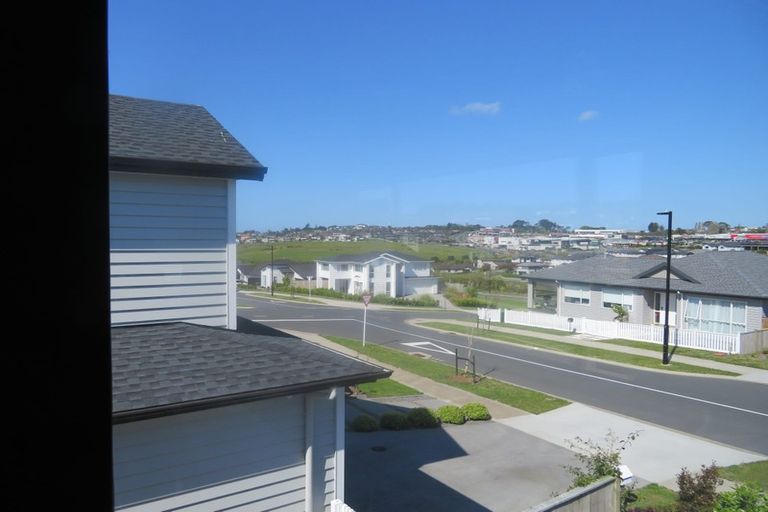 Photo of property in 127 Colonial Drive, Silverdale, 0932