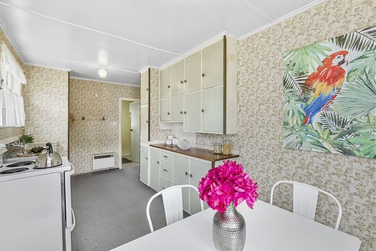 Photo of property in 105 Kowhai Street, Naenae, Lower Hutt, 5011