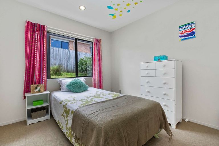 Photo of property in 39 South Kensington Way, Henderson, Auckland, 0612