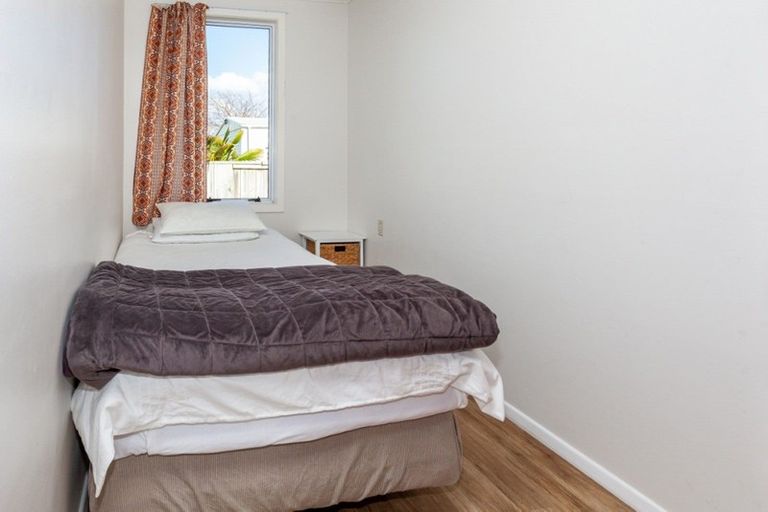 Photo of property in 104 Riverview Road, Whangamata, 3620