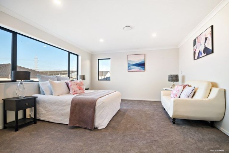 Photo of property in 82 Drumbuoy Drive, Flat Bush, Auckland, 2019
