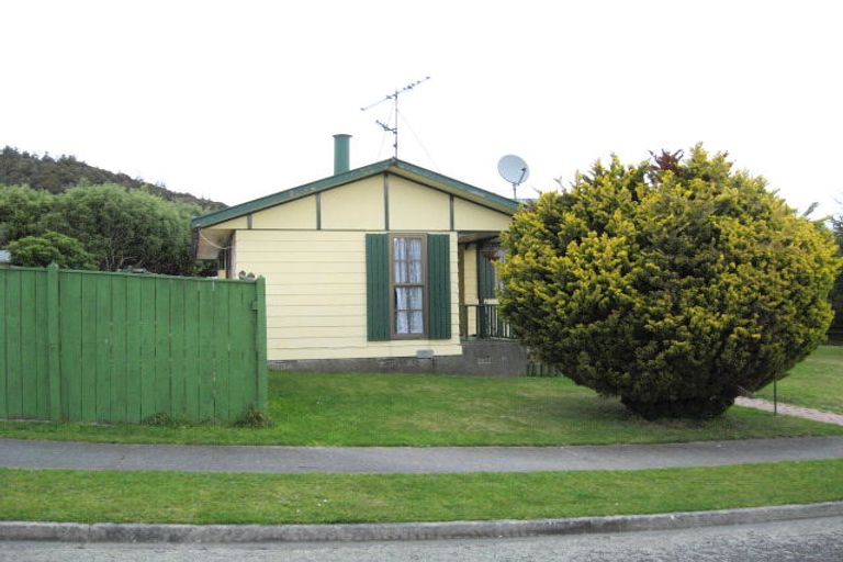 Photo of property in 36 Belgrave Street, Wainuiomata, Lower Hutt, 5014