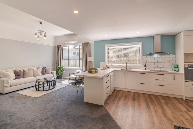 Photo of property in 128 Somerfield Street, Somerfield, Christchurch, 8024